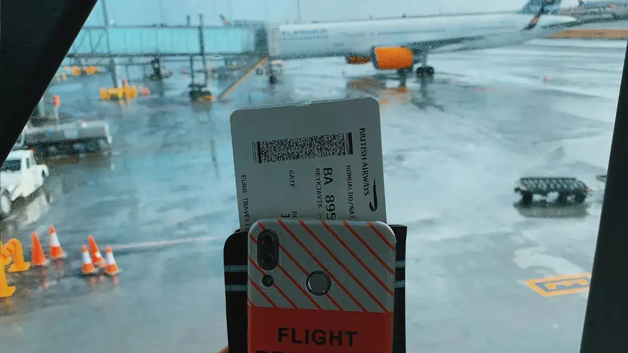 gelar di tiket pesawat