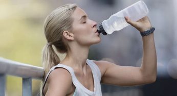 Kurang Minum Air Bisa Picu Stroke, Ini Penjelasannya