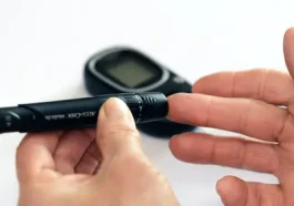 Bagaimana Cara Kerja Alat Cek Kolesterol Digital?